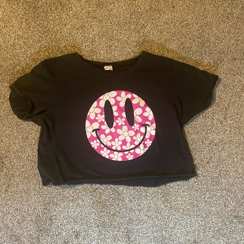 Altar’d state cropped pink smiley face shirt.